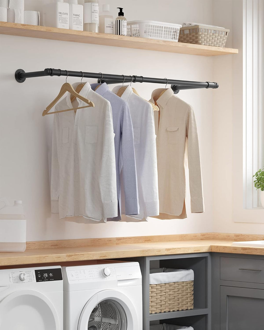 SONGMICS Wall Mounted Clothes Rail HSR104B01