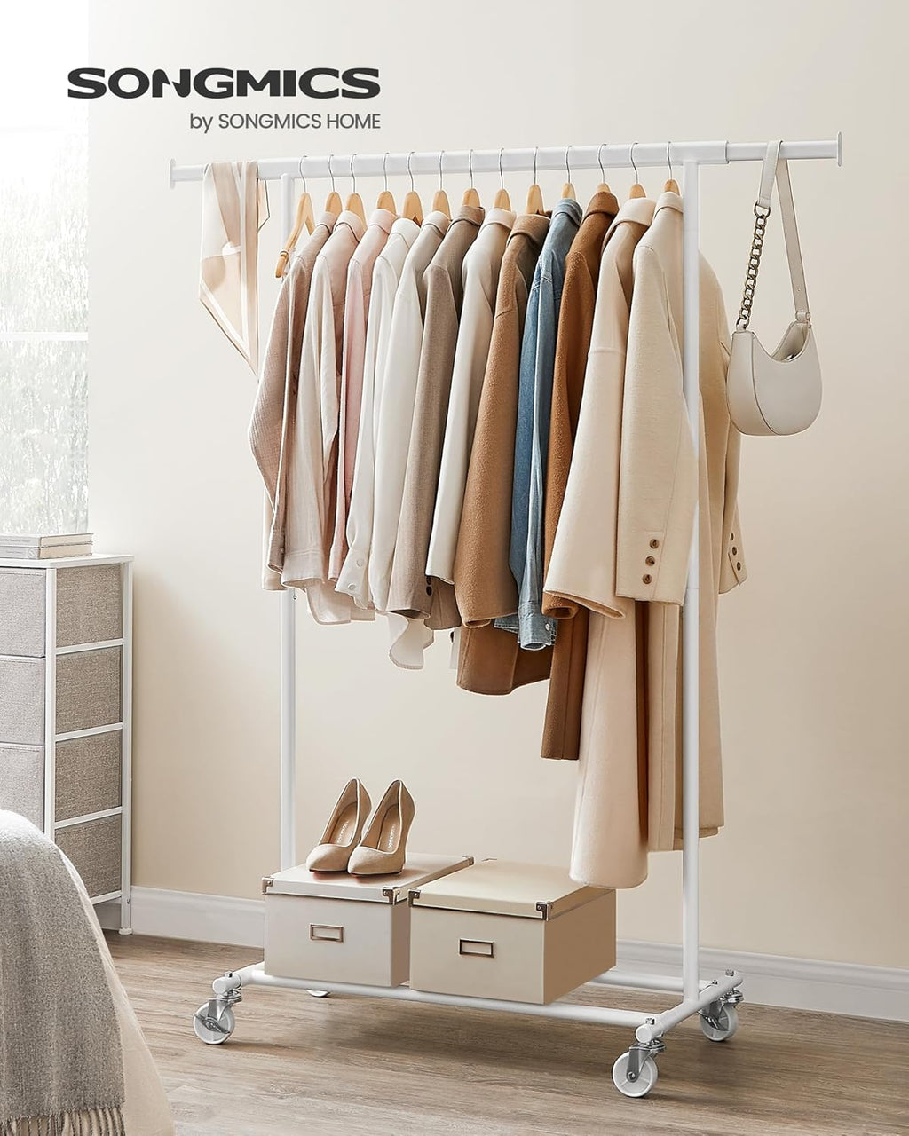 SONGMICS Clothes Rack on Wheels HSR013G01